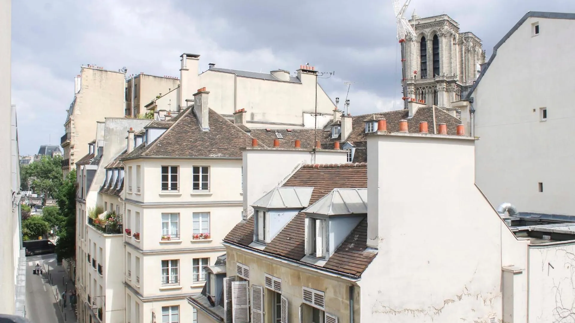 Charming T3 In The Center Of Paris Apartment